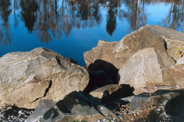 1999 - Камни на берегу канала им. Москвы