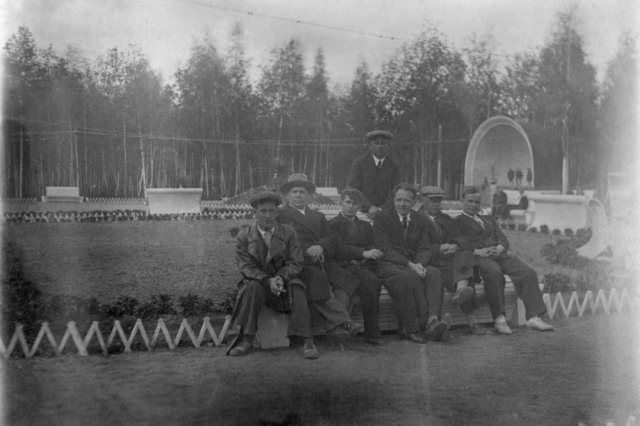 ок.1938 - В Парке Культуры "Дирижаблестроя"
