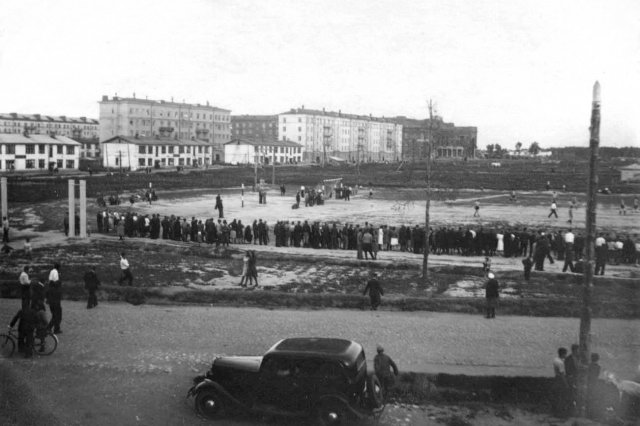 07.1948 - Стадион перед ДК "Вперед"