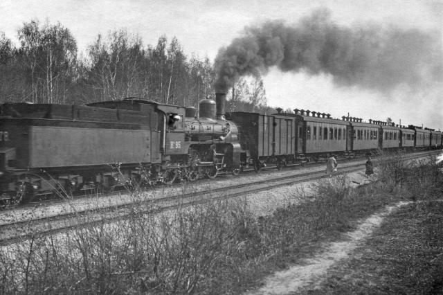 02.05.1934 - "Дачный поезд" - паровоз из Москвы