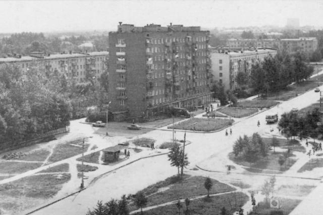 ок.1983 - Улица Дирижабельная, перекрёсток с ул.Павлова