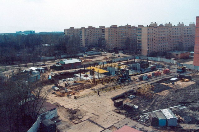 23.04.2003 - Вид на строительную площадку