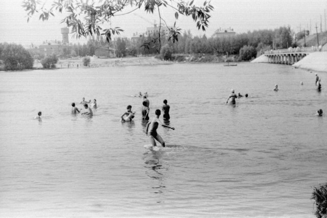 1972 - Клязьминское водохранилище, вид на "Водники"