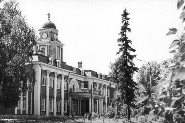 ок.1980 - Второе здание усадьбы Виноградово - дом Р.В. Германа