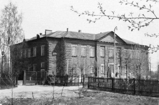 1970 - Долгопрудненская школа №8 в поселке нефтебазы