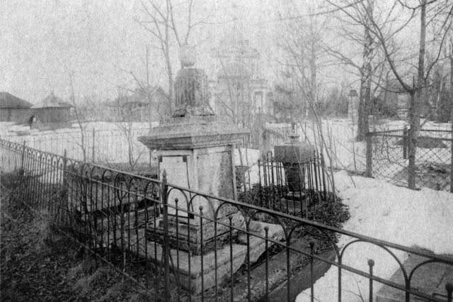 1912 - Памятник на могиле А.И. Глебова
