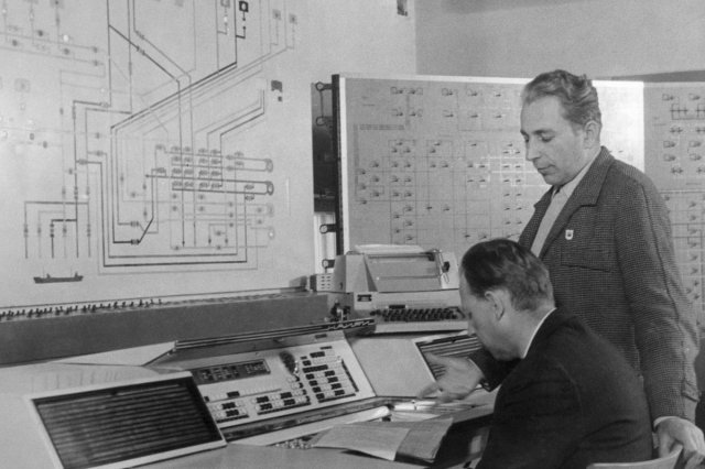 ок.1972 - Диспетчерский пункт управления трубопроводами и насосами