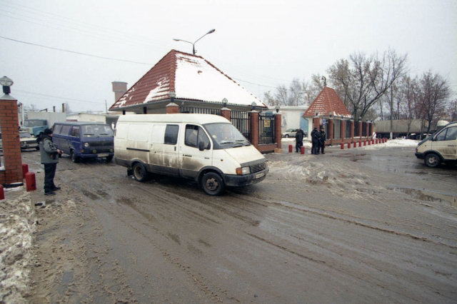 2000 - Въезд на территория ЗАО "Вегетта"