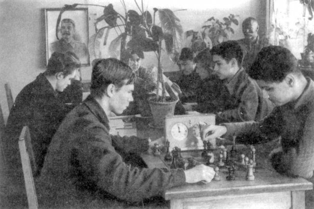 ок.1952 - Шахматный турнир студентов в общежитии МФТИ
