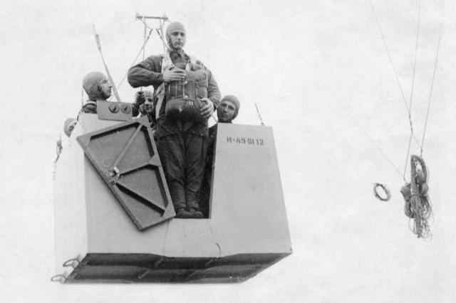 1949 - Отработка парашютных прыжков