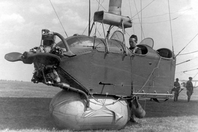 1944 - Моторизованный аэростат "Малыш"