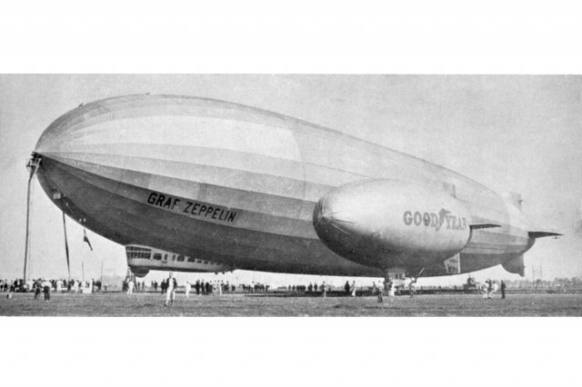 1930 - LZ-127 "Graf Zeppelin"  -