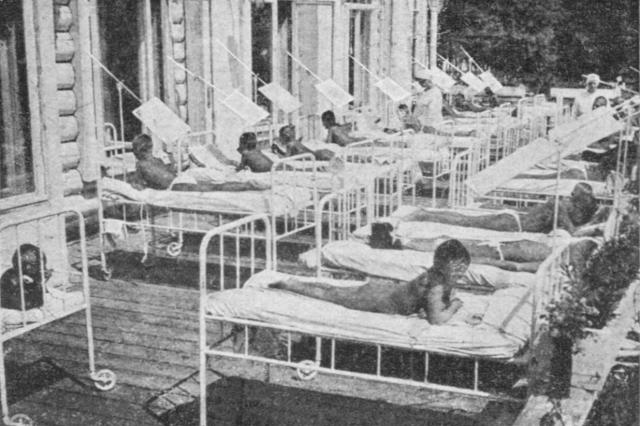 ок.1925 - "Лечение солнцем"