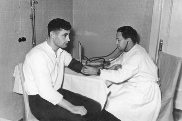 1959 - Осмотр больного